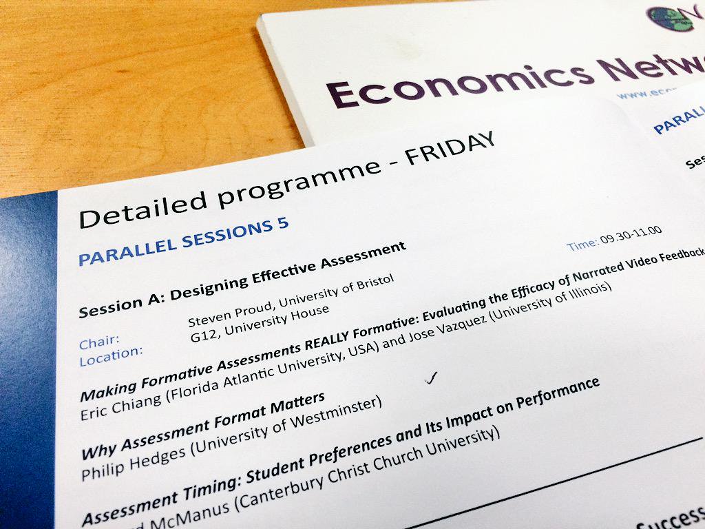 @uw_wbs Phil Hedges explores the importance of assessment format @economics_net #DEE conference #economics #education http://t.co/gKVwPPal6k